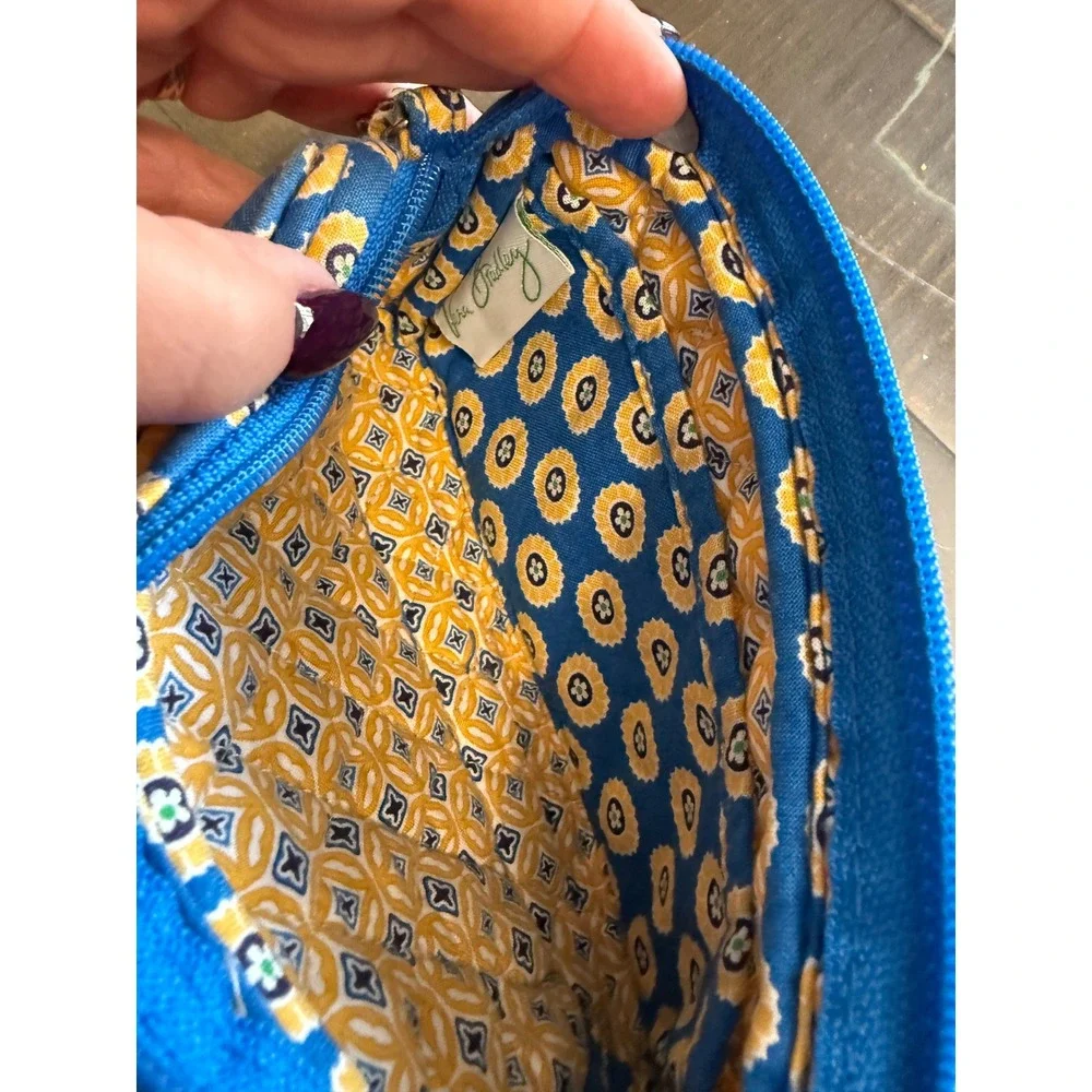 Vera Bradley Quilted Cotton Wristlet Wallet Riviera Blue Floral Zip Top Clutch